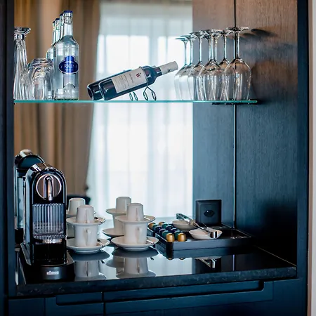 호텔 Schweizerhof & 5*